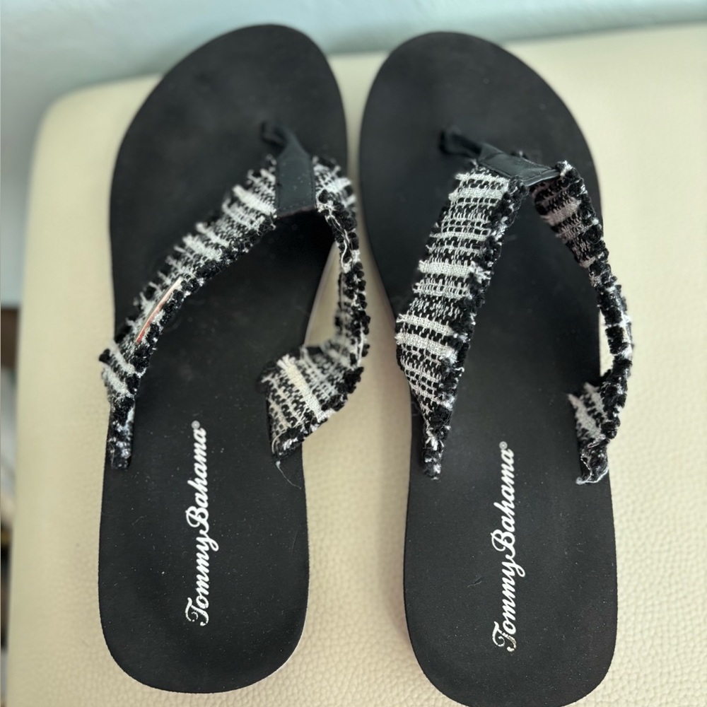 Tommy Bahama Flip Flops